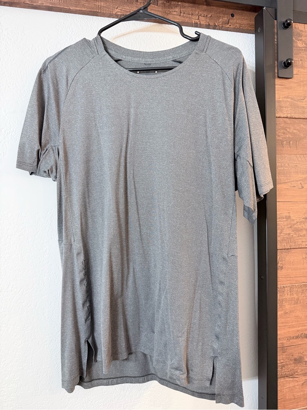 lululemon athletica Men's Heather Gray Short-Sleeve Performance Tee